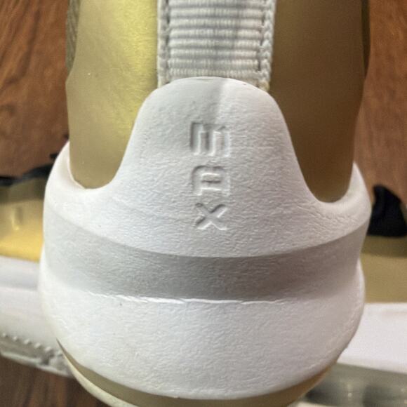 Nike Air Max Axis AA2146-011 Black Metallic Gold Men’s Size 11 Running Shoes - Picture 8 of 13